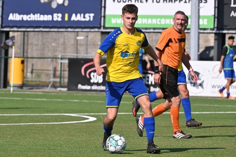Casper Nerinckx. “Ik blik terug zonder spijt. Sommige jeugdspelers breken door, anderen verzeilen bij een lokale club. En dat was dus mijn lot.” — © Geert Tresignie
